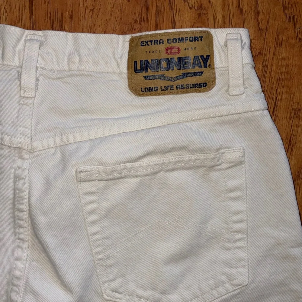 Y2K Unionbay Mens White Denim Shorts Size 34 Cotton Vintage Minor Flaws